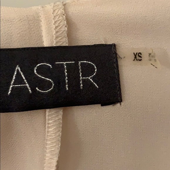 Cream long sleeve dress with lace accents - Picture 5 of 5